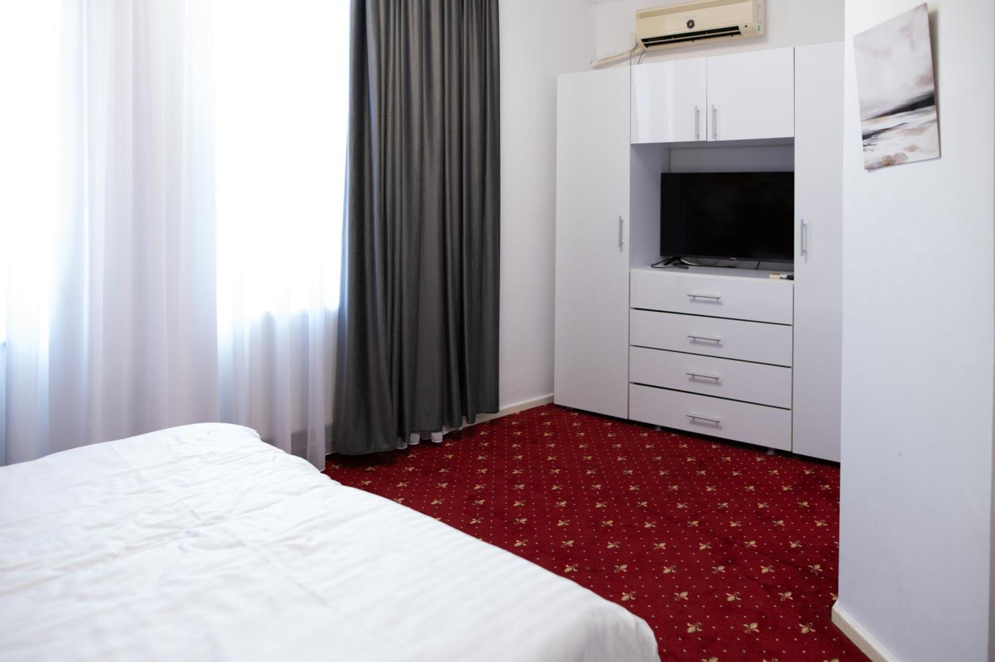 Moise House - Kosher Aparthotel بوخارست المظهر الخارجي الصورة