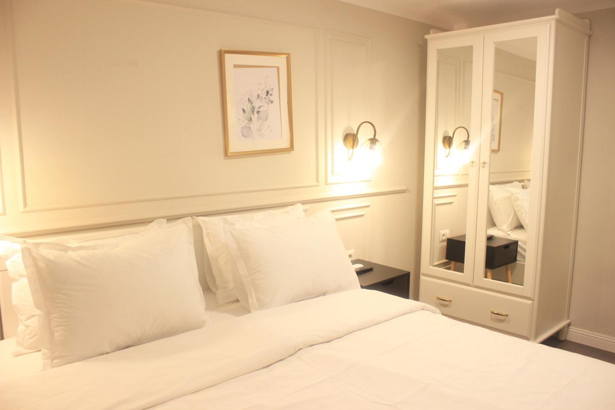 Moise House - Kosher Aparthotel بوخارست المظهر الخارجي الصورة