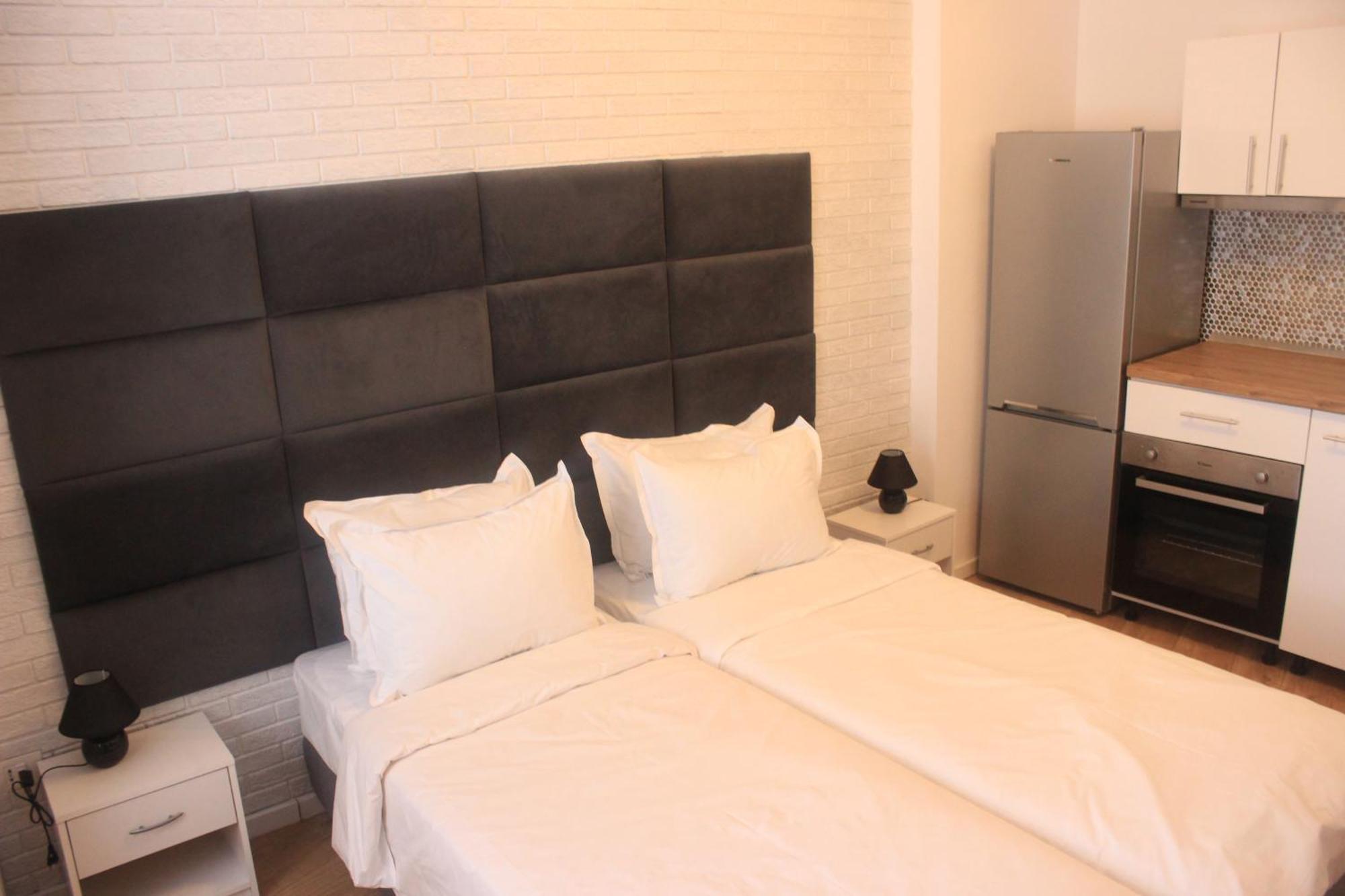 Moise House - Kosher Aparthotel بوخارست المظهر الخارجي الصورة